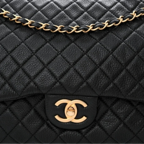 CHANEL QUILTED XXL TRAVEL FLACK 
BLACK - Picture 2 of 12